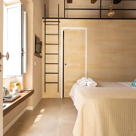 Civico 50 Pensión Nápoles